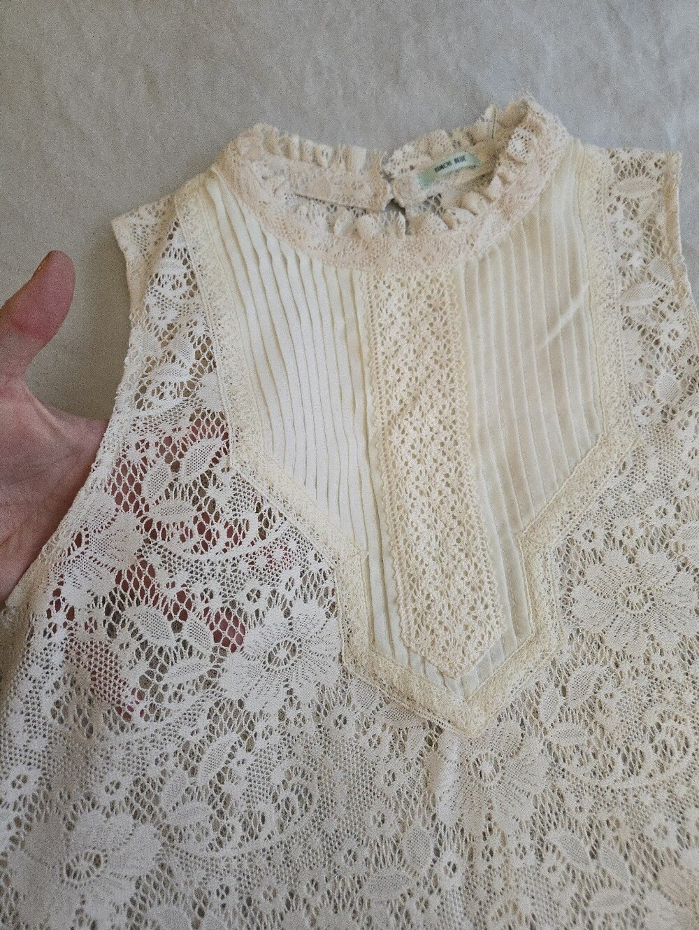 Kimchi Blue Urban Outfitters Cream Floral Lace High-Neck Tank Top Victorian EB4 - Picture 6 of 9